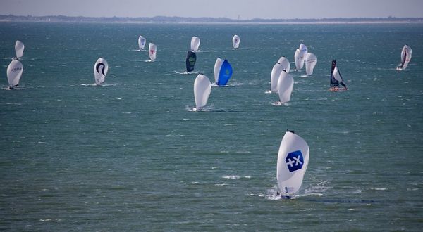 Qui va gagner la <a href="/LaSolitaire_50e/">Berk Heddon</a> ? Tip &amp; Shaft a posé la question à 11 spécialistes, leurs pronostics dans #162 + Itw du patron de <a href="/BreizhCola_/">Breizh Cola</a> qui explique son engagement dans la voile.
Comme 41 des 47 skippers au départ de la Solitaire, abonnez-vous ! buff.ly/2Shggf7