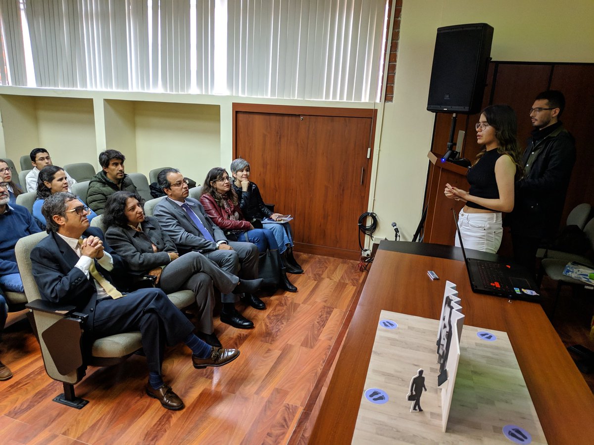 AzuayCJ's tweet photo. Director de @AzuayCJ, #SimónValdivieso y Pte. de la #CorteDeJusticia de #Azuay, #PabloValverde, participan en la exposición de propuestas de mejora de atención en la Unidad Judicial de Violencia contra la Mujer o Miembros del Núcleo Familiar, realizadas por estudiantes de @uazuay https://t.co/ghgjz2GzXq