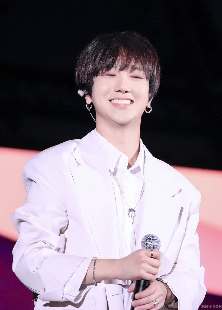 myallisinyou56's tweet photo. Yesung Stand here🙋🏻‍♀️
Support you and your beloved bros💙
Photo cr by owner
#BecauseWeLoveYesung #Yesung https://t.co/OQkAYwbBH9