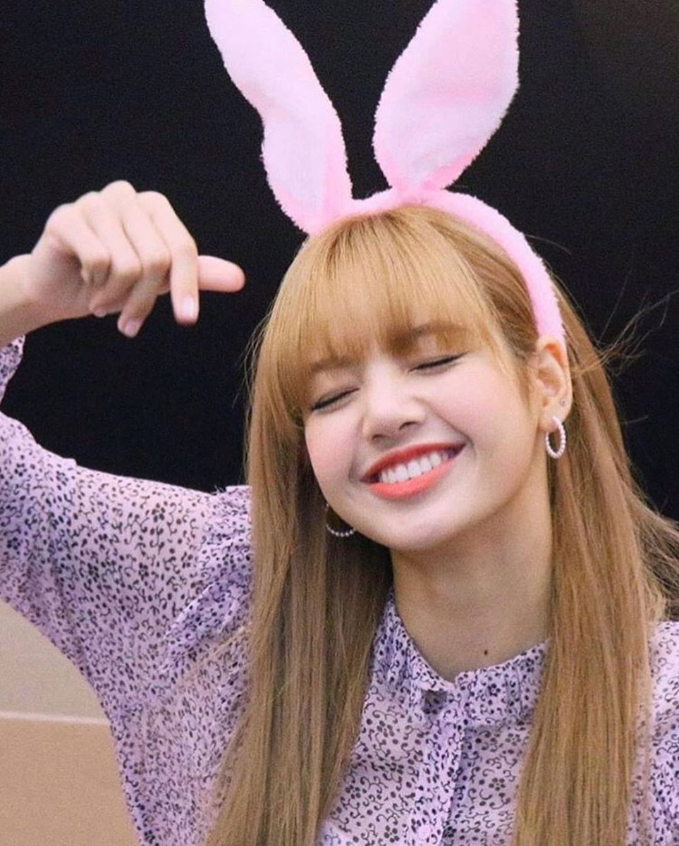 _jenniechanel's tweet photo. 'You always gain by giving love'

I love you Ms. Manoban✨

#AlwaysStayWithLalisa https://t.co/LagI3m4Fd5