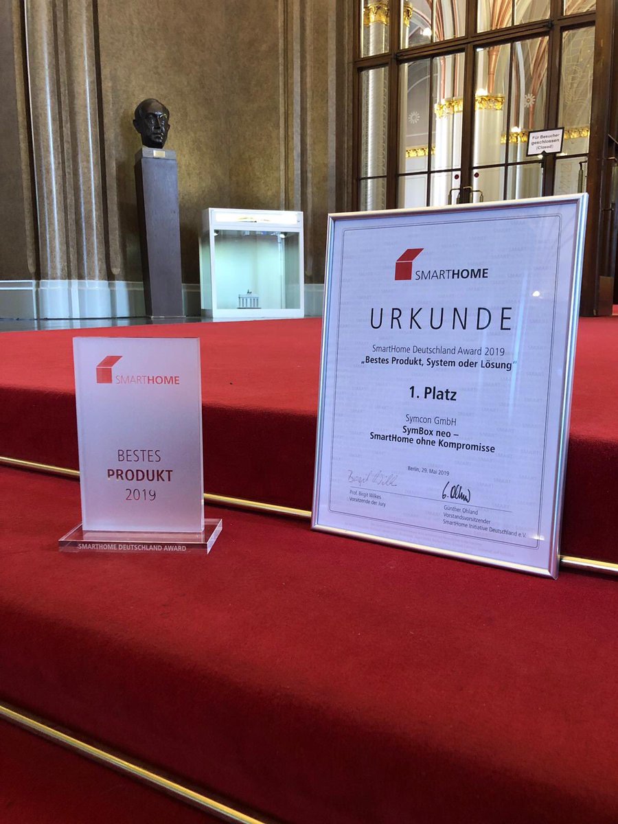 Klaus_Ott's tweet image. Glückwunsch an:

Der SmartHome Award 2019 in der Kategorie „bestes Produkt“ gehört uns! Die #SymBox neo hat gewonnen! Wir freuen uns sehr und bedanken uns bei allen, die dies möglich gemacht haben!