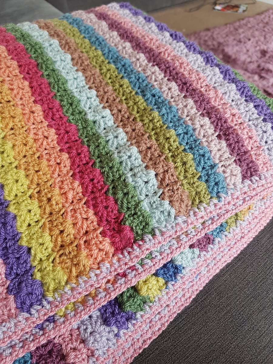 leo181711's tweet photo. Finished the blanket!!!! Looks fab on the arbour, just need some sunshine now #Attic24 #HydrangeaBlanket #Heirloom #WhatToMakeNext https://t.co/Sg8cnDP997