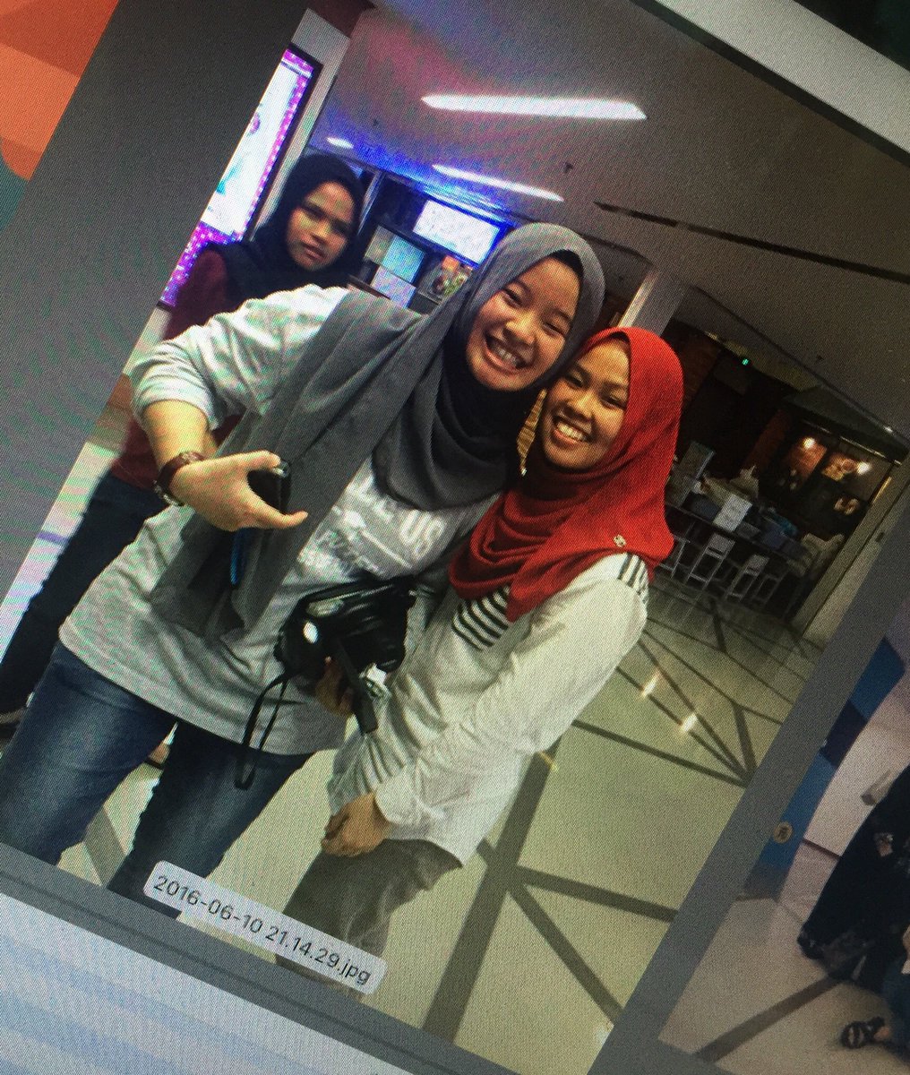 Nrhnxda's tweet photo. @alyasepet happy birthday yaaa ♥️🥰 no doubt that you’re full of love & hv the purest heart. may Allah bless you always 🥳 stay kind & beautipol 😘 #throwback2k16 https://t.co/YL8TUE4d1j