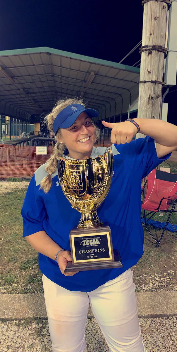 ID_Rummel's tweet photo. Incredibly proud of this group!! All 5 of these players got to participate in their @NJCAA @NCAADII @NAIA College Softball World Series 👏🏼 🥎@GVSUSoftball @CS_Tigers_SB @MarianKnightsSB @sydwilson14 @rilee_king @bombei_10 @Mary_Crumlin @Baileythatcher_ @indydreamsgold https://t.co/NENqv2XqgD