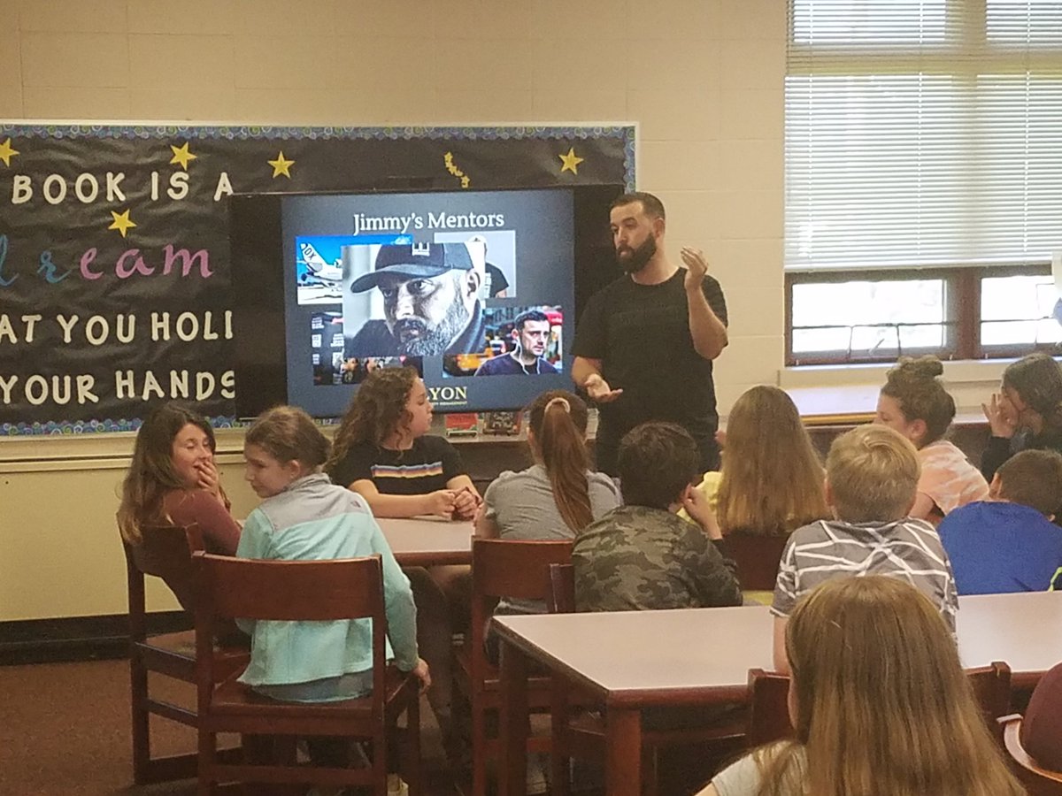 Entrepreneur Jimmy Murray helping the #KMSTransformers learn about stocks, and financial freedom. @Principal_Homen <a href="/LynnannPalmieri/">Lynnann Palmieri</a> <a href="/deb_leff/">Debra Leffingwell</a>