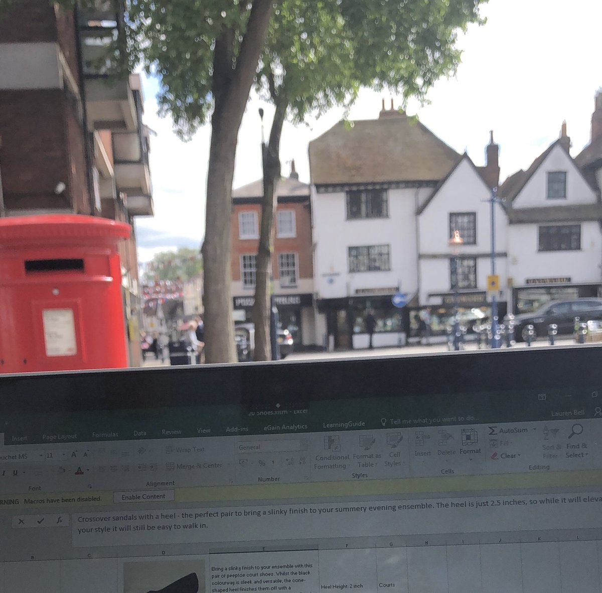 LaurenBellCopy's tweet photo. Working outside is the best bit about #freelancing 😍 #copywriting https://t.co/OlwqlalDK7