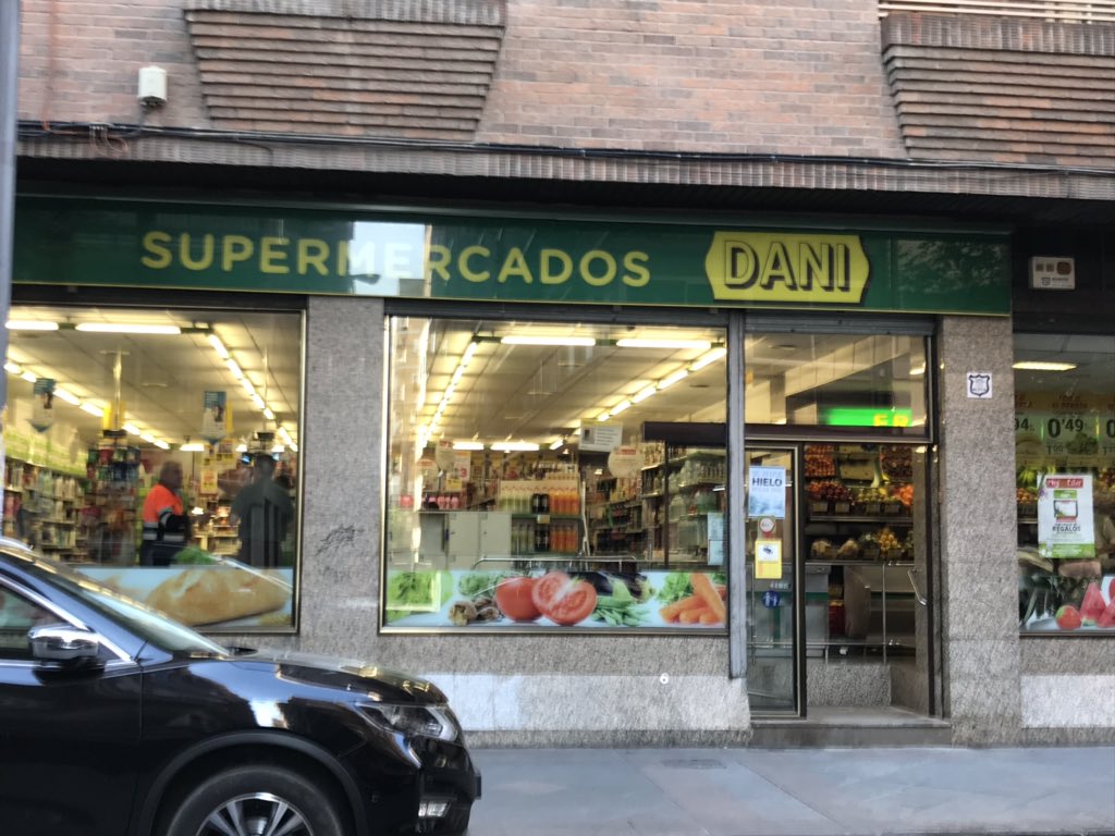 FEquilibrium's tweet photo. @danithechemist Almost there! I spotted this grocery store in Granada,ES 🇪🇸. Is this your side hustle? I knew about @danithechemist and #danithespinner, but not #danithegrocer. https://t.co/TcN5y73ASd