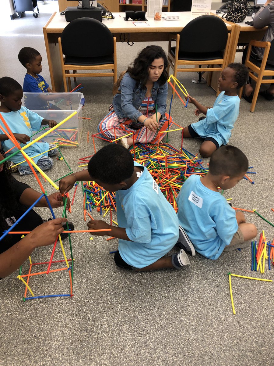 Prek_Kallie's tweet image. @_earlyliteracy last day of enrichment #growingreaders #houstonLibrary #lovemystudents