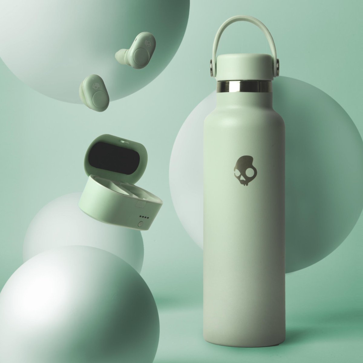 skullcandy's tweet photo. 🚨 #FEELFRESH GIVEAWAY! 🚨
Want to win the LAST Fresh Mint Bundle featuring Push Truly Wireless &amp; Water Bottle?  This is your final chance to cop May's drop before it's gone for good. 
TO ENTER: Like + Retweet
Winner will be chosen on 6/3. https://t.co/tRLJ5OTwoC