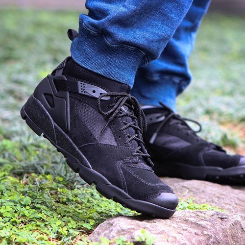 nike air revaderchi triple black