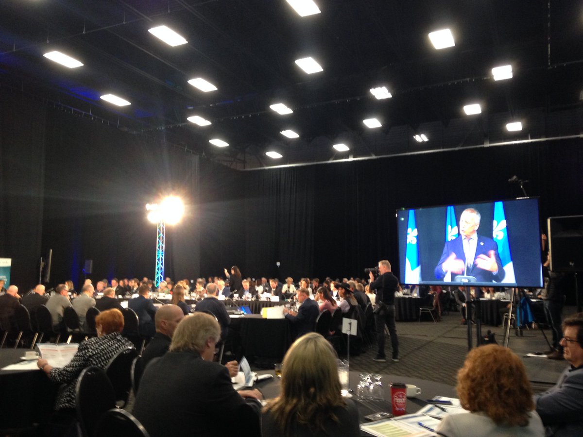 Équiterre est heureux de participer à la rencontre annuelle de la Politique bioalimentaire du Québec afin de dresser un bilan de la première année et établir les actions à venir! <a href="/equiterre/">Équiterre</a> <a href="/mapaquebec/">MAPAQ</a> <a href="/andrelamontagn2/">André Lamontagne</a> #poliqc