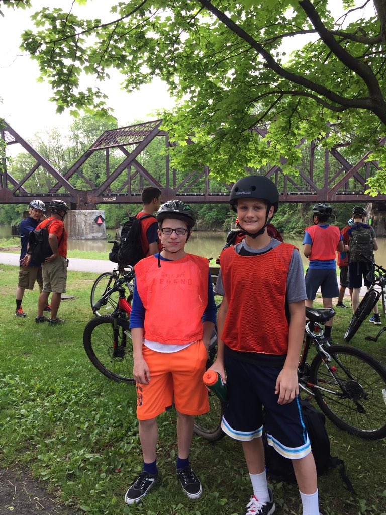 ACSRochester's tweet photo. RT @ACtparsons: @ACSRochester Did you know there is a lock behind Barnes &amp; Noble? Just one thing we learned #BikingBeyondRochester #ACMayTerm  today! https://t.co/ip5clim4AS