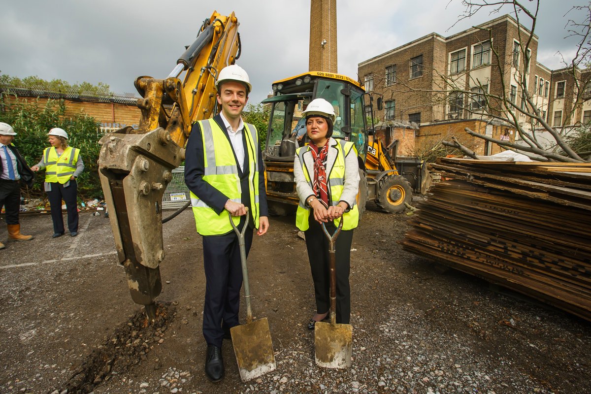 NewhamLondon's tweet photo. The Mayor of #Newham, @rokhsanafiaz marked a year in office this month, take a look at some of the highlights from her first year in this video: https://t.co/it7xX33HcL
More to do, but already delivering #DeliveringForNewham. https://t.co/2jsMJhU7fK