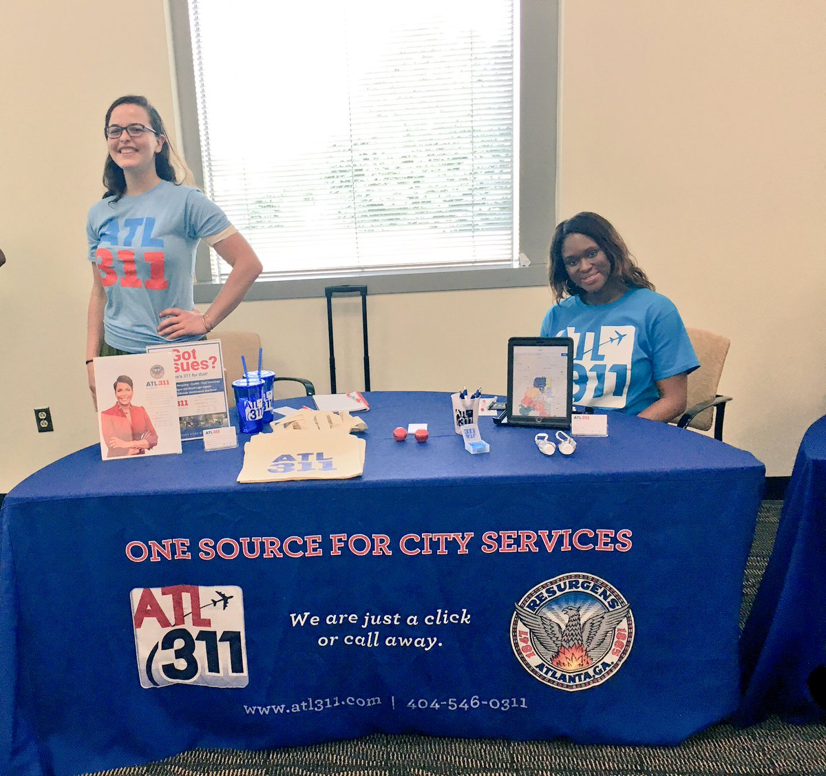 PauGuzATL's tweet image. So great to chat with international students! Today, @gtlanguageinst hosted the New Student Resource Fair for incoming international students for the summer English immersion program. #LeadwithLanguage 🌍