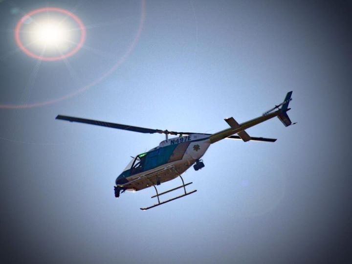 KernCoSheriff's tweet image. #TGIF
Flying into Friday like the weekend is almost here!
Thanks to Lynn Phillips-McDougal for these great shots of Air1. #KCSO #AirSupportUnit #fly #helicopter