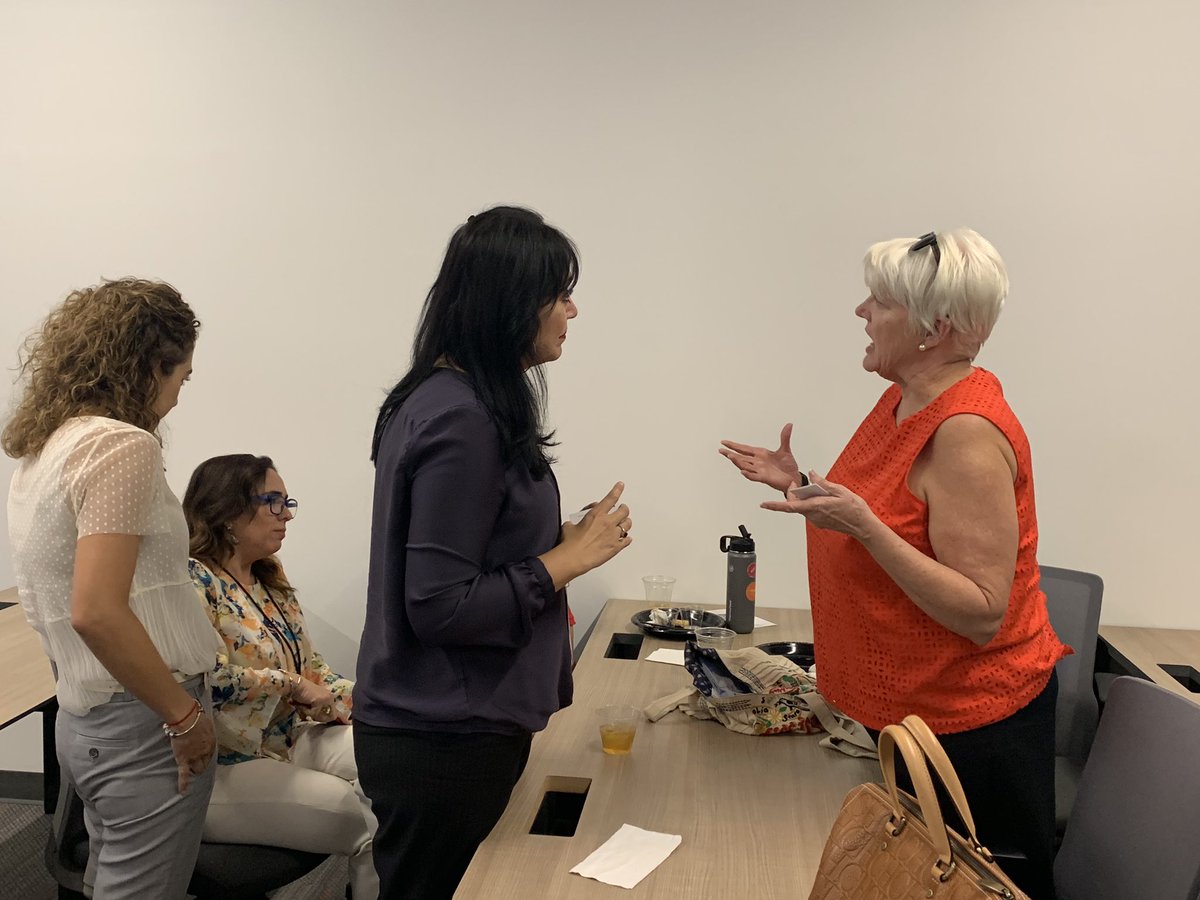 moleraalvarez's tweet photo. Thx to @dianavowels for giving #Hermosillo businesswomen a tour of @galvanize #phx #vaultvibes &amp; Charter 100 network of PHX women leaders for giving the ladies great advice @ cocktail reception sponsored by @cradlhq. #WomenMeanBusiness @COPARMEXSON @CanacintraHmo https://t.co/WlZkgq8wEL