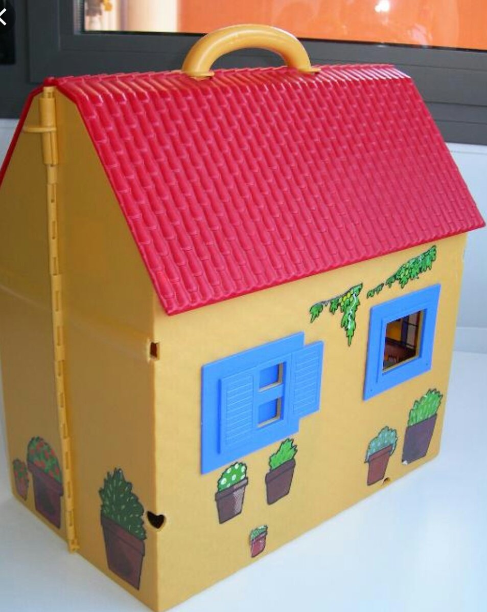 isapast0r_'s tweet photo. Sóc la única que tenia esta MERAVELLOSA casa? Les tres bessones eren lo millor https://t.co/0EPJqH61my