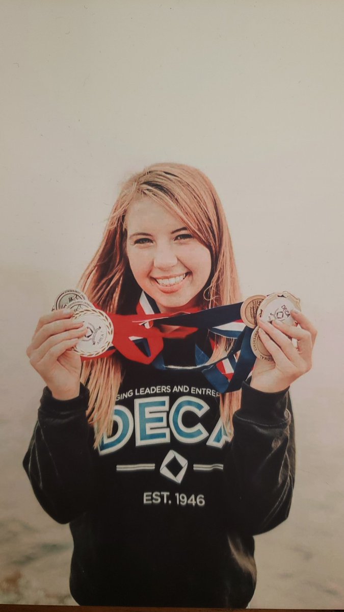 skitsapdeca's tweet photo. Big thank you to @PaigeOhman for being the most dedicated SK DECA member! Your sucess &amp; leadership has inspired many! Tears have already been shed by Ms.Feider for your departure. We know your future will be just as amazing as you!♡ Good luck @UW https://t.co/bNlKpIimiv