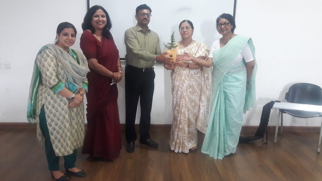 IilmInstitute's tweet photo. Workshop Teachers of Genesis Global School, Noida on 'Creating Emotionally Intelligent Classrooms'
Conducted by Prof (Dr) Abha Singh, Director IILM Center for Emotional Intelligence, on May 30
#IILMCEI #EmotionalIntelligence #MyIILM #GenesisGlobalSchool #empowerpeoplein #Teachers https://t.co/2tUolTKacS