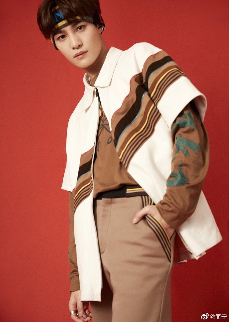Jrazyin1Ove's tweet photo. ดีทุกคนเลยแม่ #Fendi_WayV https://t.co/TKqZ7DUyTY