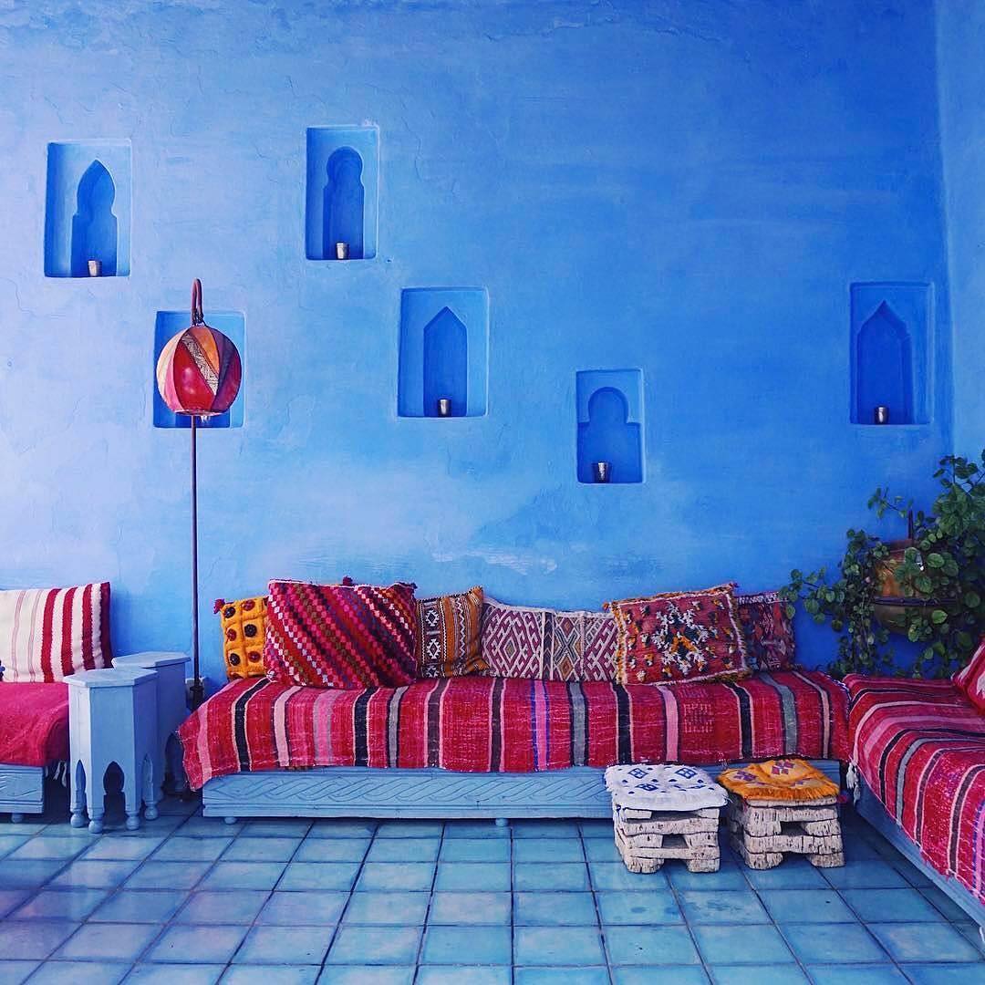 ExploreMorocco's tweet photo. Traditional living room in #chefchaouen https://t.co/4Cz7iumgkv