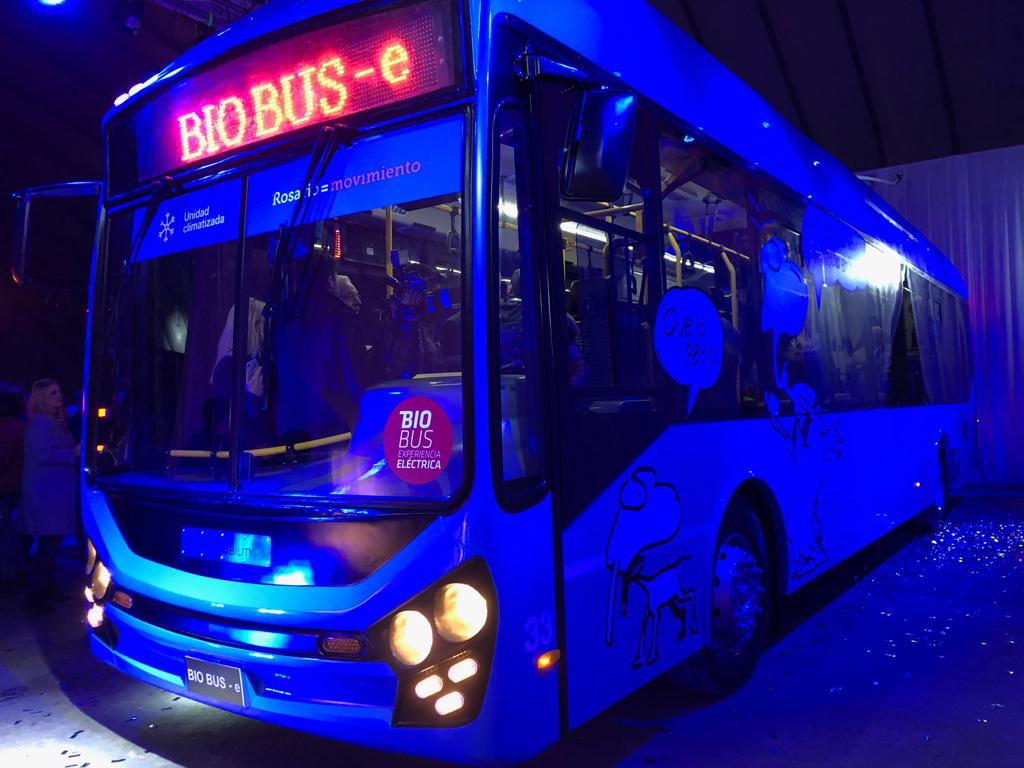 rigobisso's tweet photo. @WalterTogneri #BioBusElectrico Este nuevo Trole esta construido sobre un Chasis Tatsa, tiene Carrozado, Software e Ingenieria eléctrica y Mecánica Rosarina y Motor de la Ciudad de Galvez. Ademas fue diseñado por Juan Manuel Diaz actual diseñador de Audi. https://t.co/l5zUXX24Kf