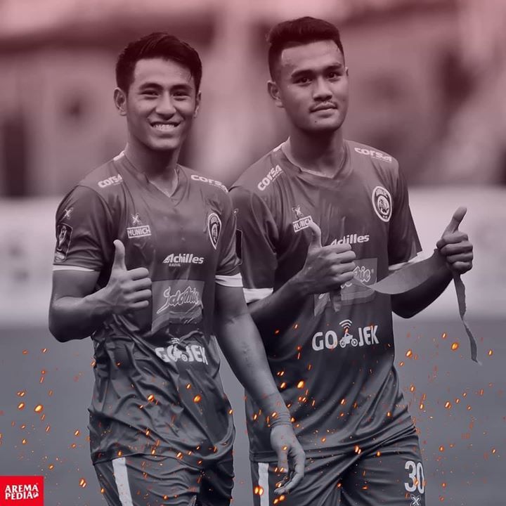 aremadesign's tweet photo. BREAKING NEWS!
RESMI!! HANIF DAN RAFLI TINGGALKAN AREMA 😢😢😢
.
.
.
.
.
.
.
.
.
.
.
.
.
.
.
.
.
.
.
.
.
.
.
.
.
.
Hanfi Sjahbandi Dan M Rafli mendapat surat panggilan resmi dari PSSI untuk bergabung latihan dengan Timnas Indonesia di Jakarta. Sukses Ni… https://t.co/EomafvBGRq https://t.co/XTY1DepIk8