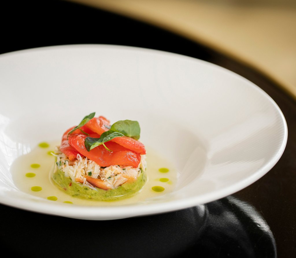 For a light start to lunch, try our Native lobster and Palourde clam, complimented with a delicate seashore vegetable salad. Available exclusively on our a la carte menu ✨