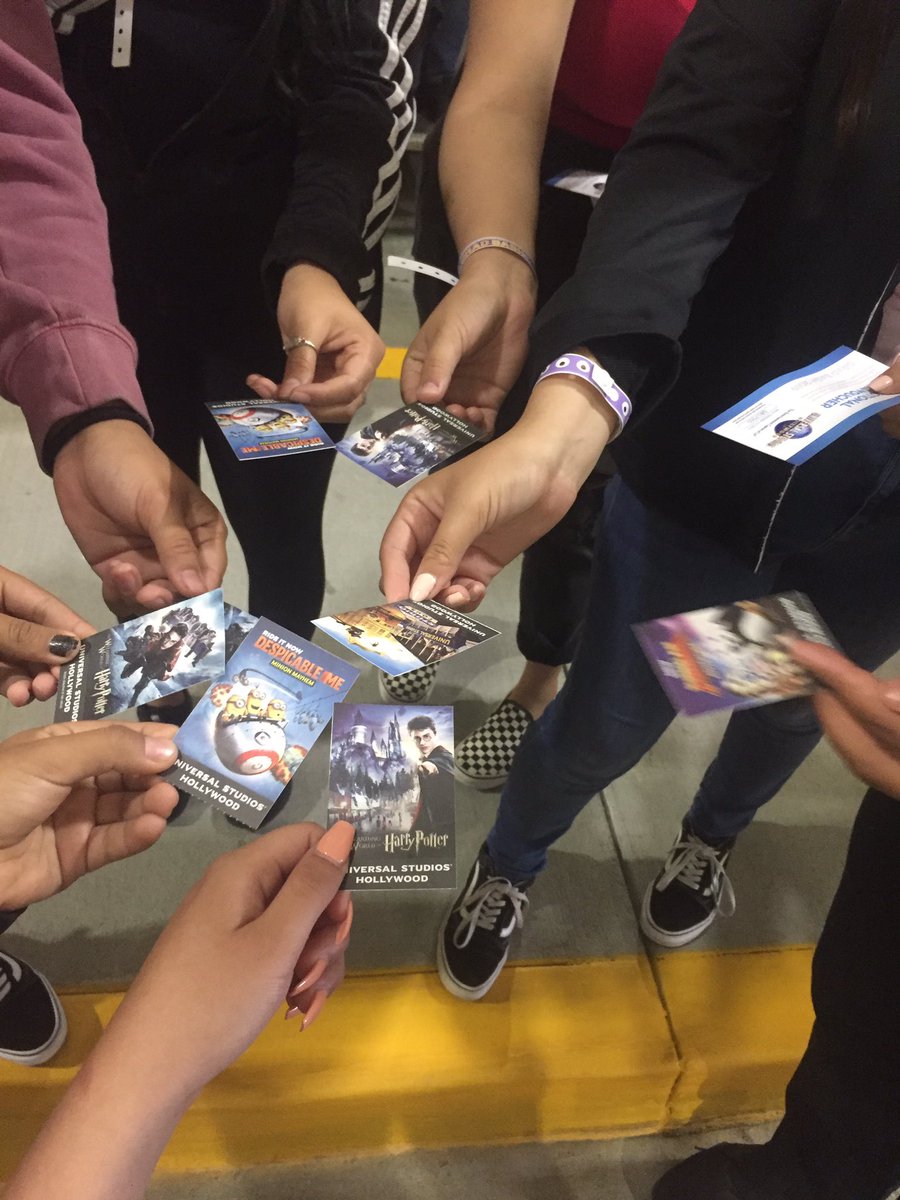 Almonds118's tweet image. #GradBash @UniStudios