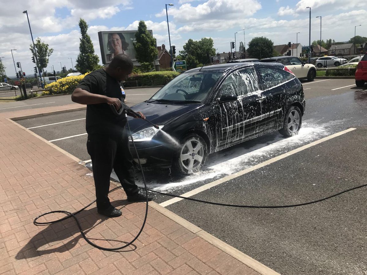 TriGateoffices's tweet image. Don't spend your free time getting your car valeted... get it done at work. Come down to reception and find out all about the on-site valeting service that we offer. #CarTLC #WorkPerks #TriGateOffices