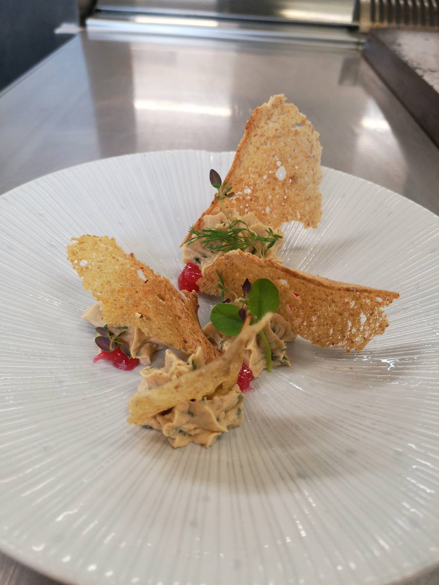 Smoked Whitby mackerel pate with rhubarb and chilli chutney with Melba sourdough! We also added dill oil in the end! It was very tasty and a nice look at #yorkshire #cuisine #chefslife #alwayslearning #chef #leeds