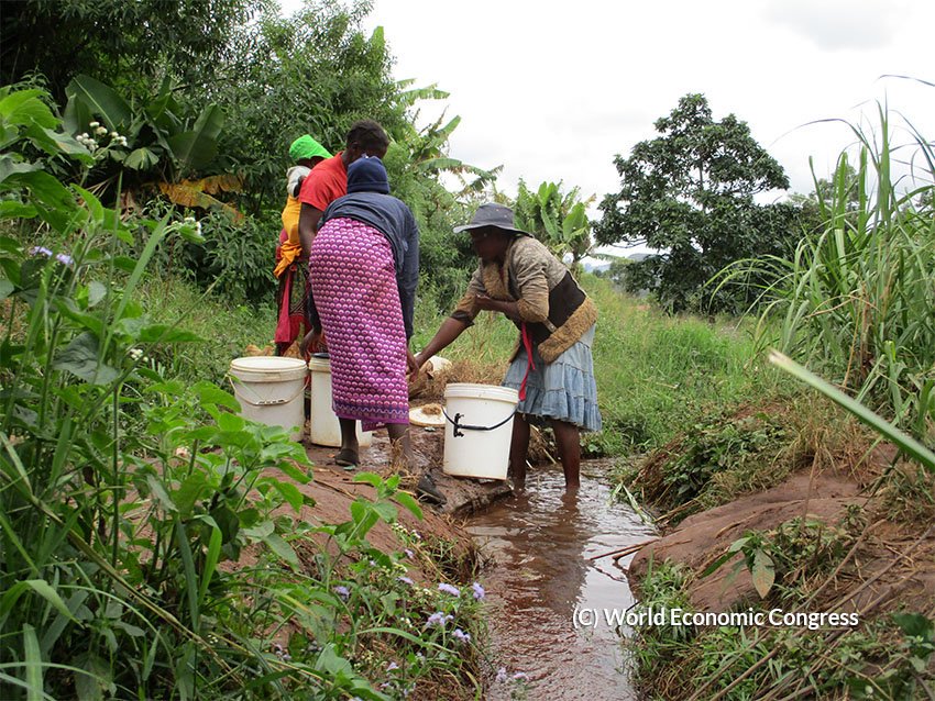 weccongress's tweet photo. Water interventions by WEC is helping bring clean water to communities such as Chigiyo in Chimanimani, #Zimbabwe. It is a pleasure to see joy and hope restored to their faces after #CycloneIdai ripped through there. #rebuildingnations https://t.co/pXbhTlNyuh