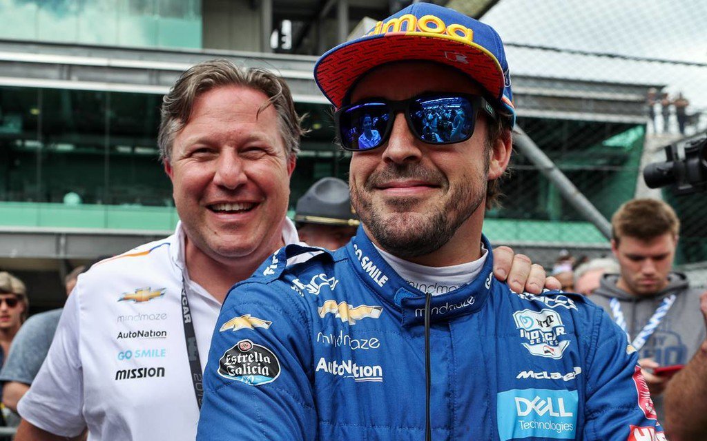 AutoGenial's tweet photo. ¡Demencial! Zak Brown ahora quiere que Fernando Alonso corra las 24 horas de Le Mans con McLaren https://t.co/k3ChgS1yyo