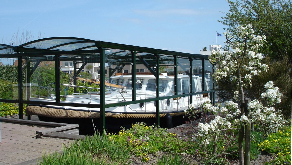 westerzon's tweet image. #boothuis #bootstalling - Lekker er op uit met het zonnige weer? Hou je boot schoon en netjes met een bootstalling  op maat. Ideaal voor de wintermaanden.  Info 0174-290727.