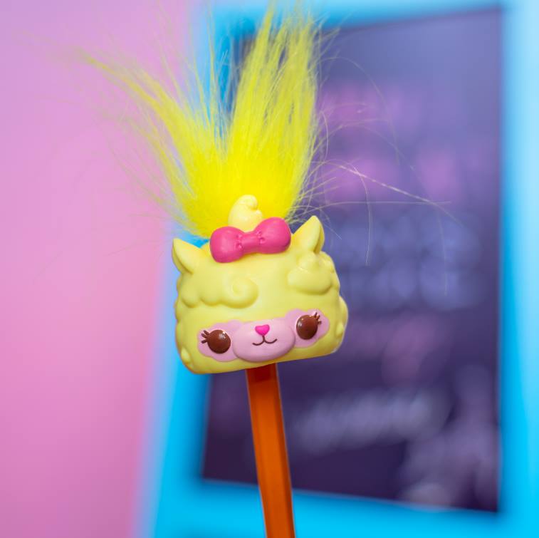 It may be Monday but Cora Cotton keeps the party poppin! 🎉