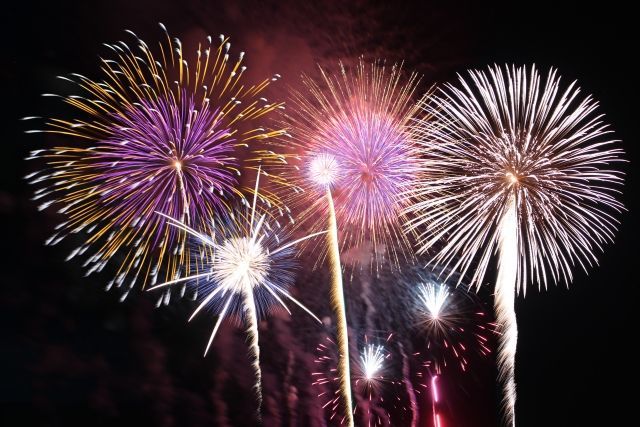 acclinker001's tweet photo. 市「花火大会中止になったけど保険入ってるし安心や」 保険会社「1円も払わんでw」 https://t.co/agC2npesTI https://t.co/CirnWLSGlK