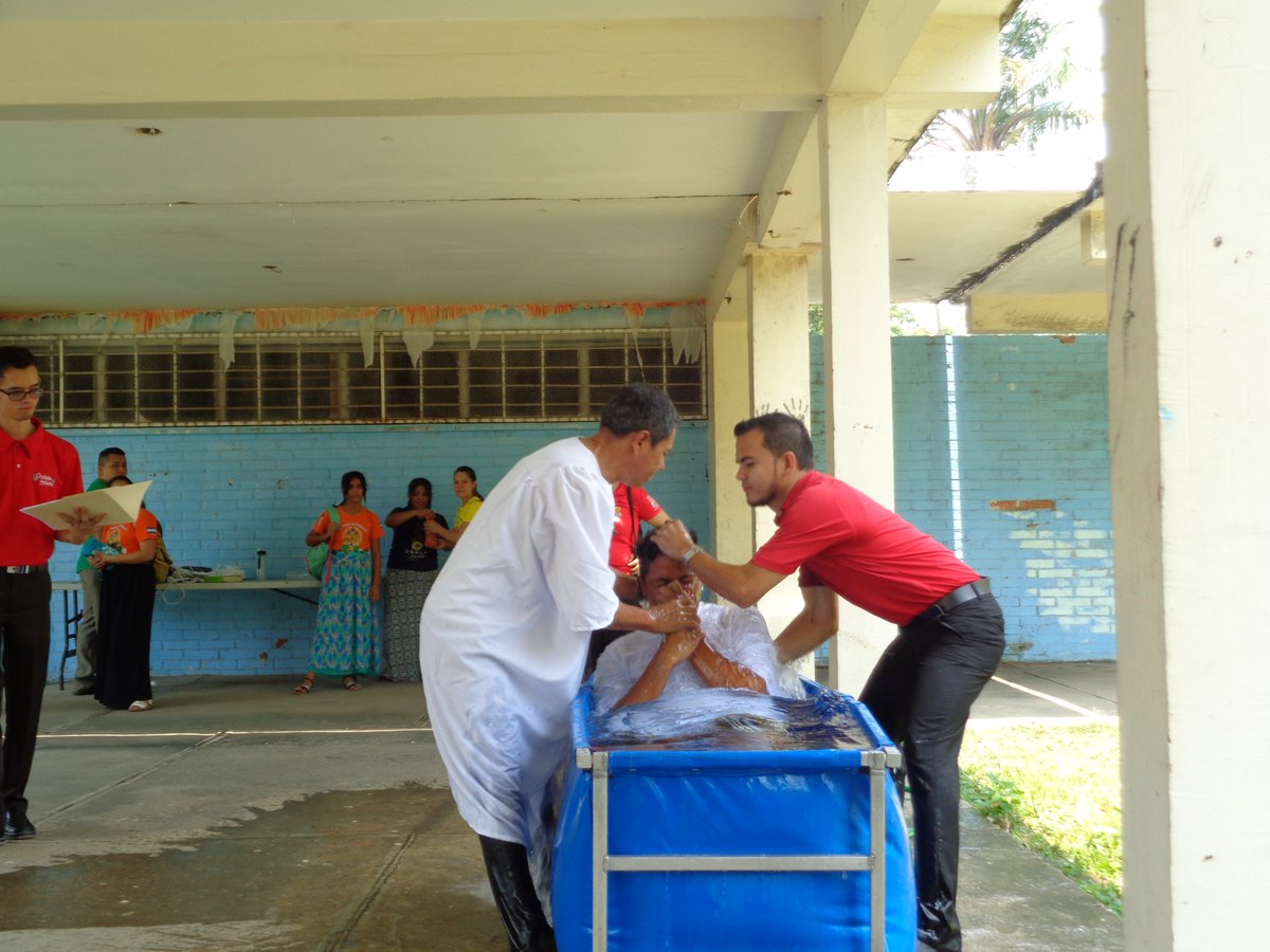 Baptisms Held in HonduranDetention Centers!! 🙏❤️
In Honduran juvenile detention centers, 60 young men were baptized in March and April. 
#honduras #orphans #nonprofit #baptism #atriskyouth