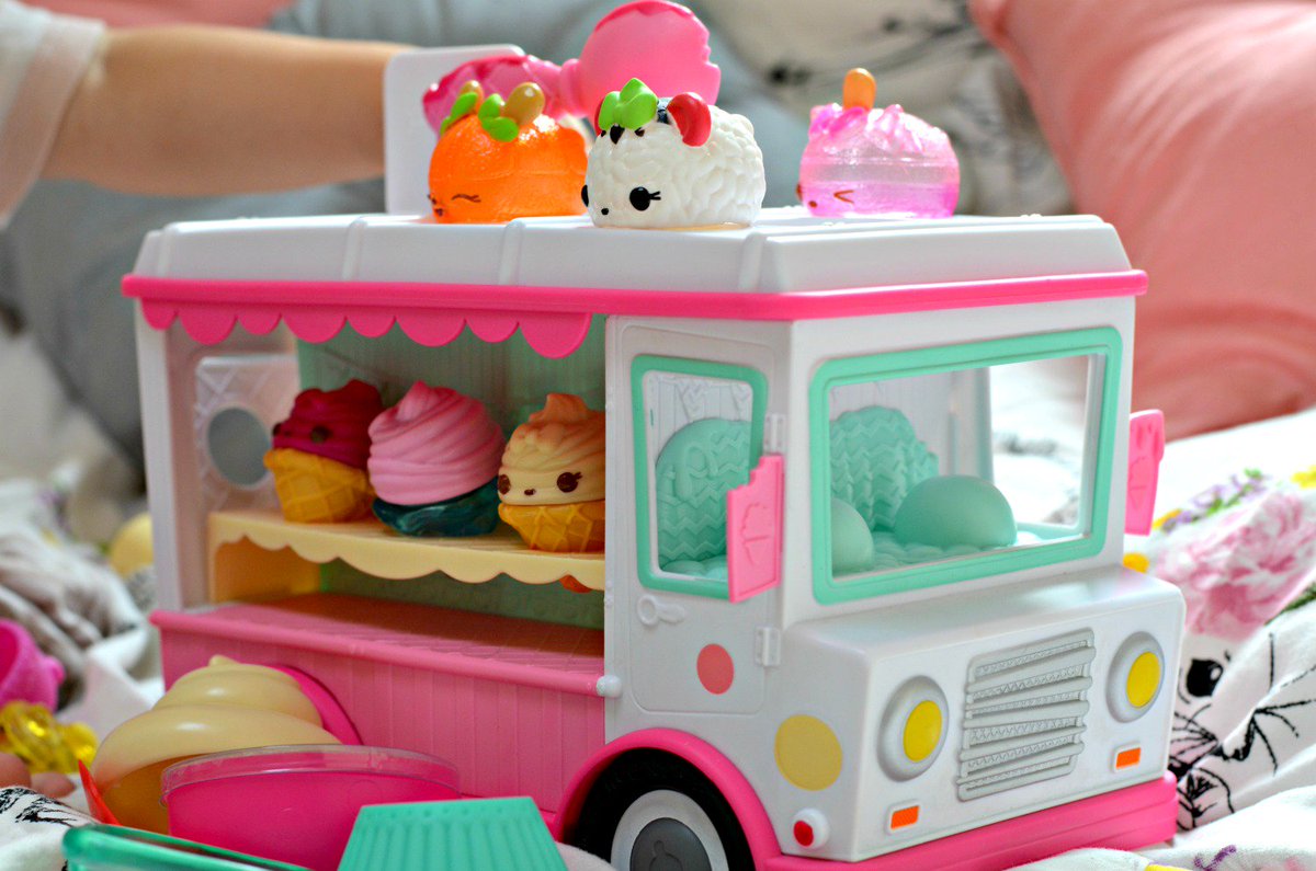 Does your little one love makeup, especially lipgloss? 

Well our Num Noms Lip Gloss Truck is perfect! You get everything you need to make your own flavoured lipgloss! 😍