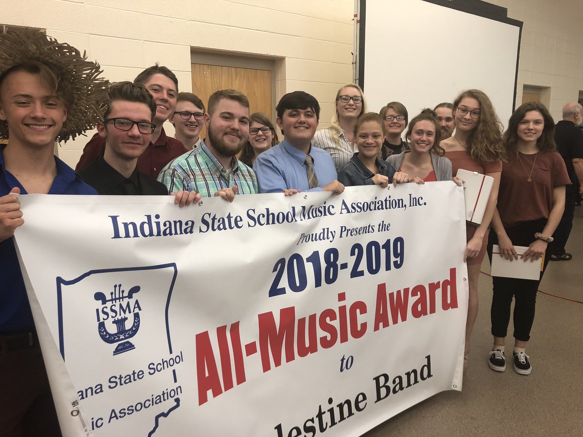 ShawnHumphries's tweet photo. Today is the day! Congratulations to these great Seniors! 3 consecutive years of receiving the ISSMA ALL-MUSIC AWARD makes you elite! #BAND #SeniorClass2019 #BIGshoesTOfill #NPperformingARTS @SouthernHancock @NewPalBand https://t.co/WCpGtmJ8Ra