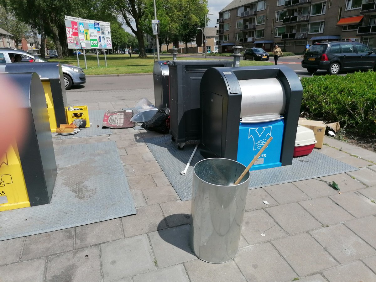 Biercomponist's tweet photo. Winkelcentrum Groot Driene en de Noork.
@TwenteMilieu @gemeentehengelo https://t.co/uSd48nxq2m