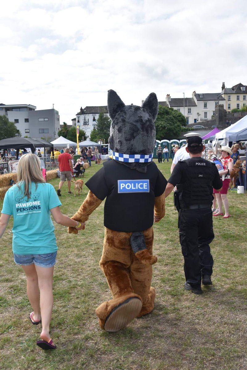 woofstockuk's tweet photo. We are so proud to be supporting @PawsomePensions at #woofstockuk2019 and the amazing @DCPDogSchool will be doing displays on the Saturday and Sunday to wow the crowd with working police dogs not #PDBravo pictured 😂 #charity #festivalbydogsfordogs #servicedogs #policedogs https://t.co/bGVBCYaf0N
