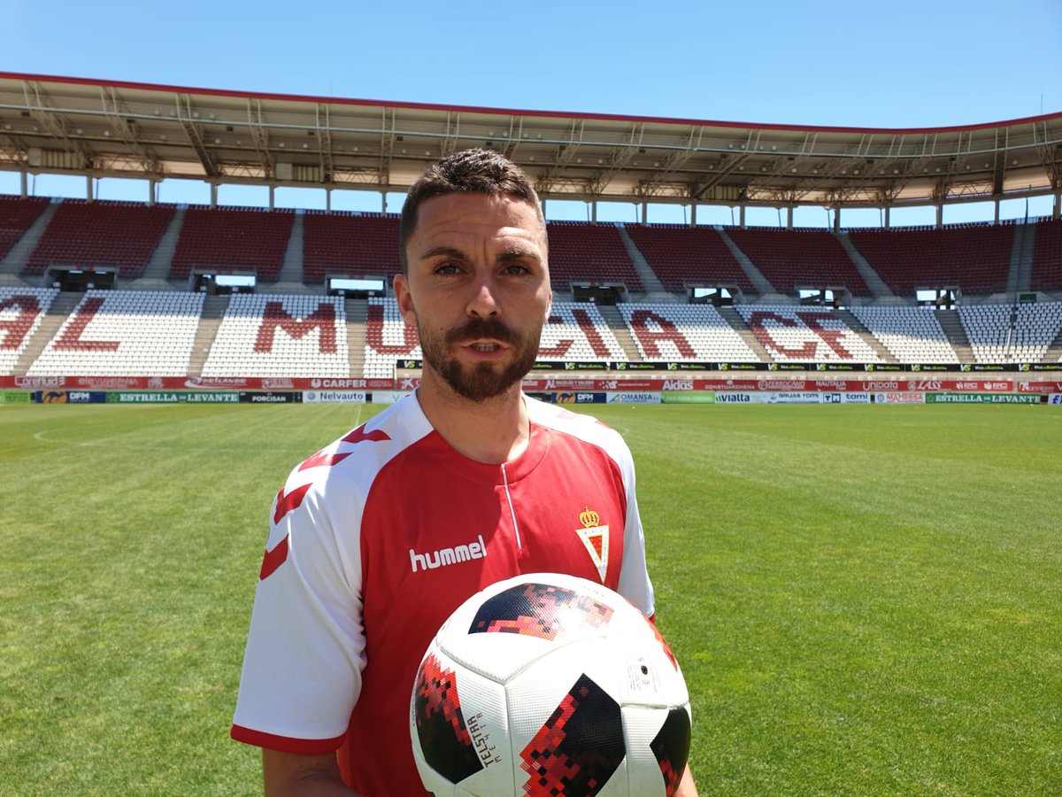 realmurciacfsad's tweet photo. | PRESENTACIÓN | Juanra: <<El Real Murcia era mi primera opción>>.
Noticia: https://t.co/VYtJ5Te2vK https://t.co/k3ISIgygEO