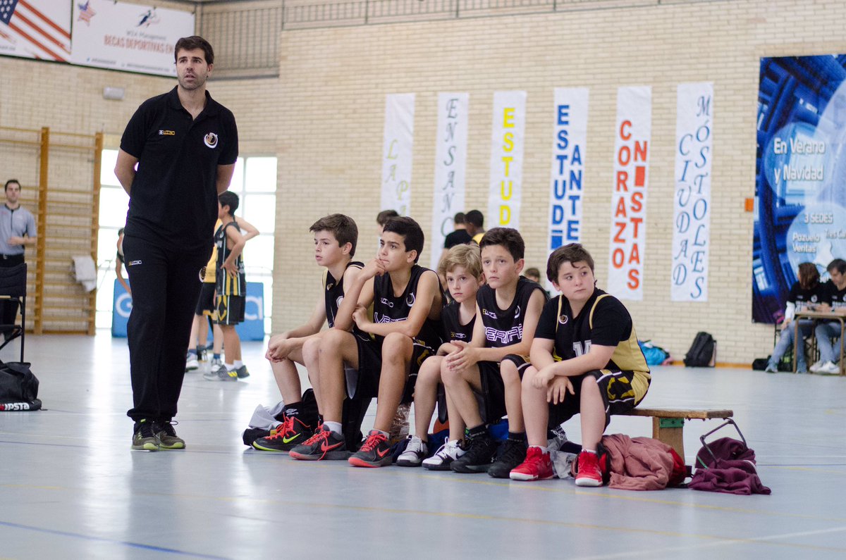 basketveritas's tweet photo. ¡Gracias a todos por venir! 

Los participantes del Torneo Veritas, uno a uno

https://t.co/PF1FqHs0lp

#TorneoVeritas
#todoalnegro
#VdeVeritas https://t.co/DQwNUVUqHt