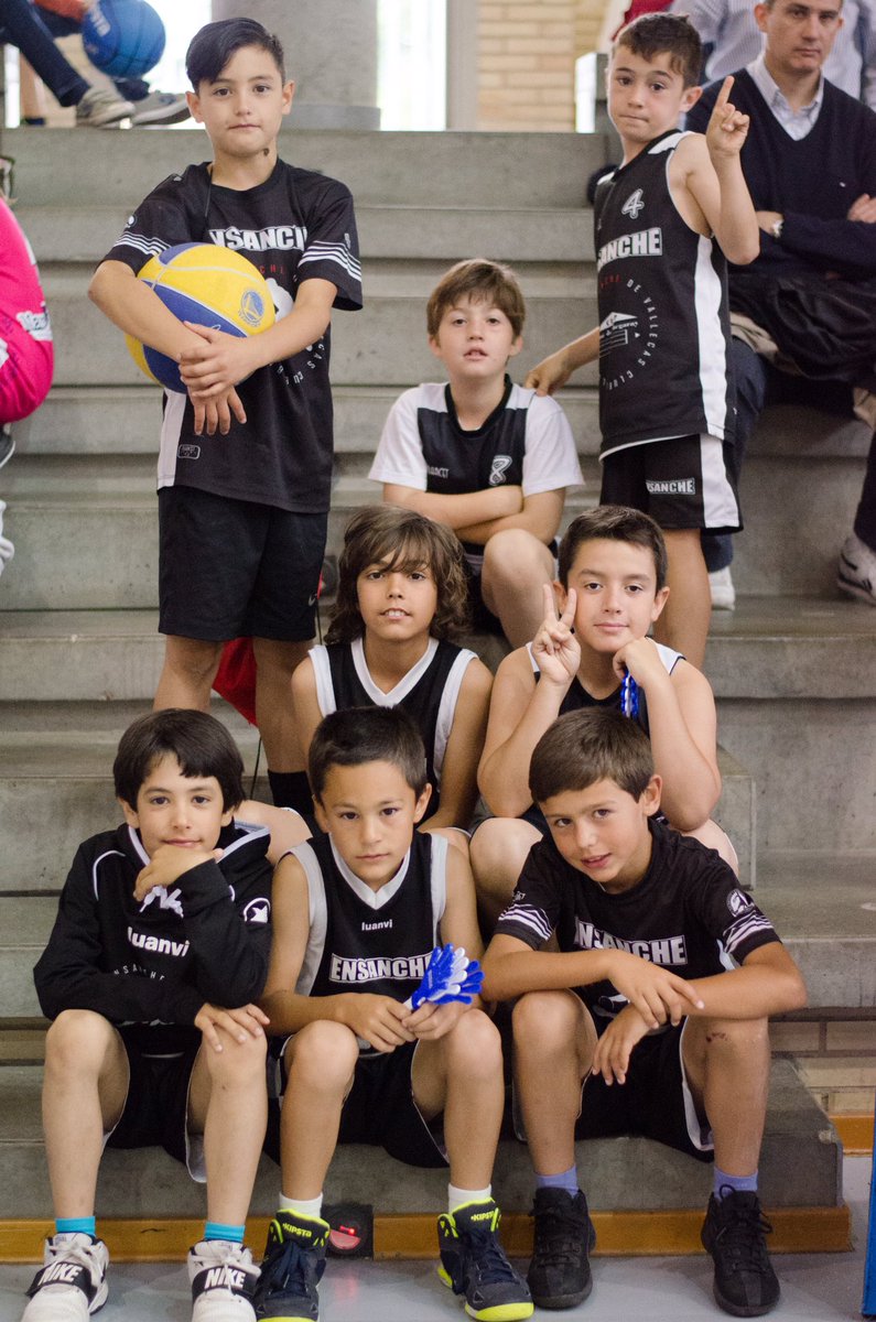 basketveritas's tweet photo. ¡Gracias a todos por venir! 

Los participantes del Torneo Veritas, uno a uno

https://t.co/PF1FqHs0lp

#TorneoVeritas
#todoalnegro
#VdeVeritas https://t.co/DQwNUVUqHt