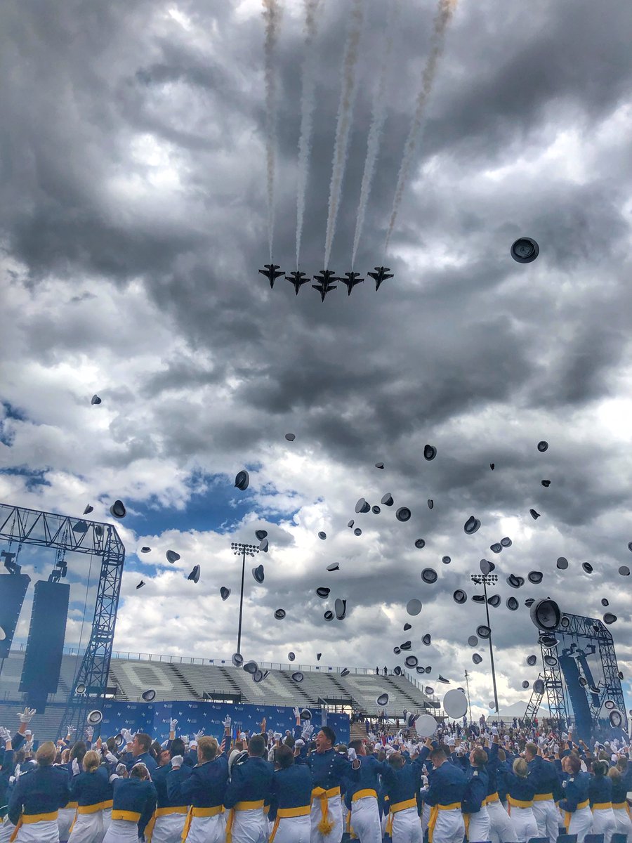 john24608054's tweet image. Had the honor to light the President today. Big thanks to @wes__williams @lionmendoza @mendozalowen for your hard work on this one. #brightnessblog #showofthelight #zebraproductionslive #hog4 #highendsystems #prg #bestboys #honored #america