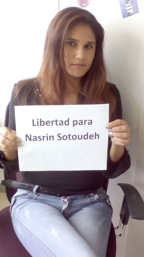 AmnestyIran's tweet photo. درخواست آزادی نسرین ستوده توسط فعالان عفو بین‌الملل در #ونزوئلا
#FreeNasrin #NoForcedVeiling https://t.co/m84mZler4v
