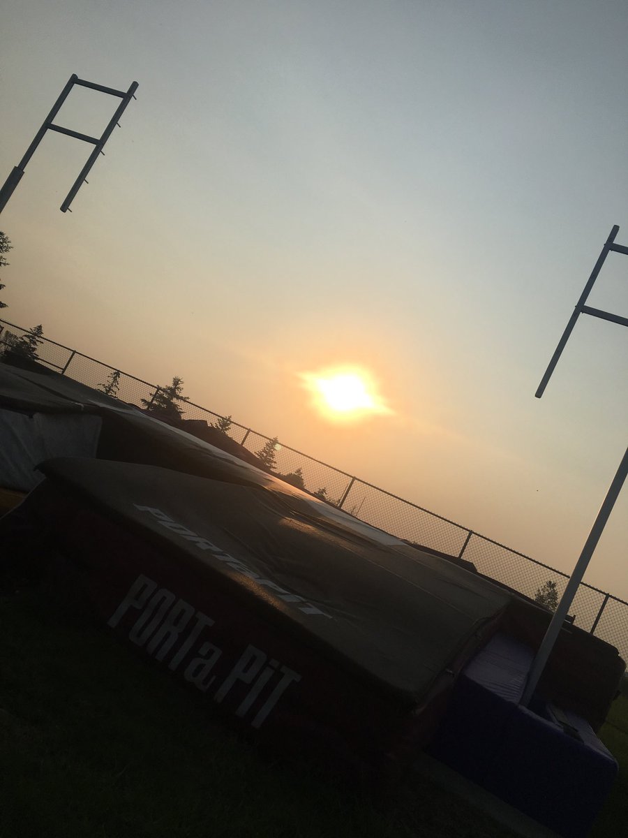 Nothing like a little pole vault practice in the morning to make the day go better. #mymorning
