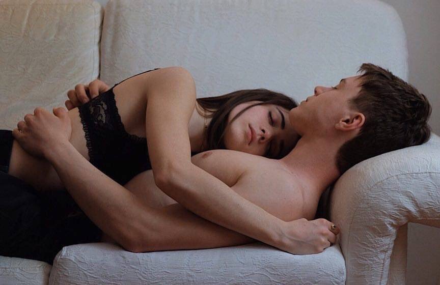 3relation tweet media