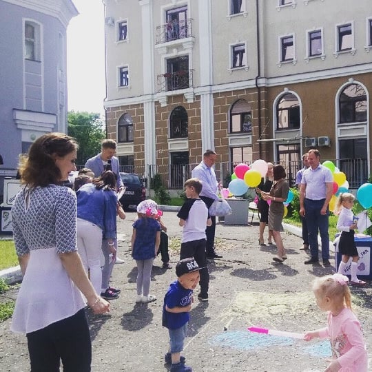 Сегодня на базе #ДомМолодежи33 при поддержке комитета по молодежной политике администрации области прошел Конкурс рисунков, приуроченный к Международному Дню Защиты Детей. #Молодежь33 #КМП33 #КонкурсРисунков #ДеньЗащитыДетей
