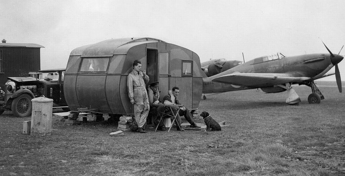 violetpilot1's tweet image. 1940 #FlyDog